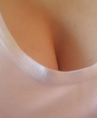 👠 Живу в Москве и готова подарить тебе незабываемые моменты нашей встречи. Я знаю, как доставить удовольствие и создать атмосферу, в которой ты почувствуешь себя настоящим мужчиной. 🔥 У меня есть раскрепощенный подход к жизни и я готова поделиться своими секретами с тобой. ✨ Мои услуги разнообразны и включают классический и эротический массаж, стриптиз, оральный и классический секс. Ты можешь оставить свои фото и отзывы обо мне на моей странице. Жду с нетерпением нашу встречу! 💋 Анна